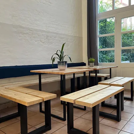 Blue Doors Altstadt *