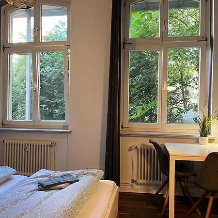 Blue Doors Altstadt Hostel *