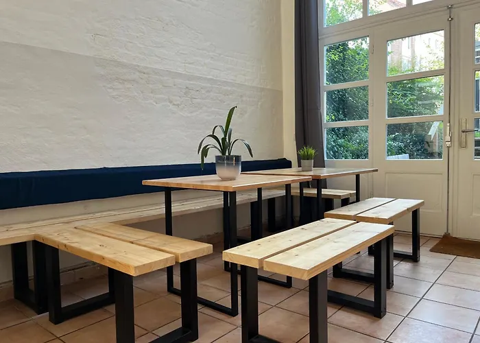 Blue Doors Altstadt *