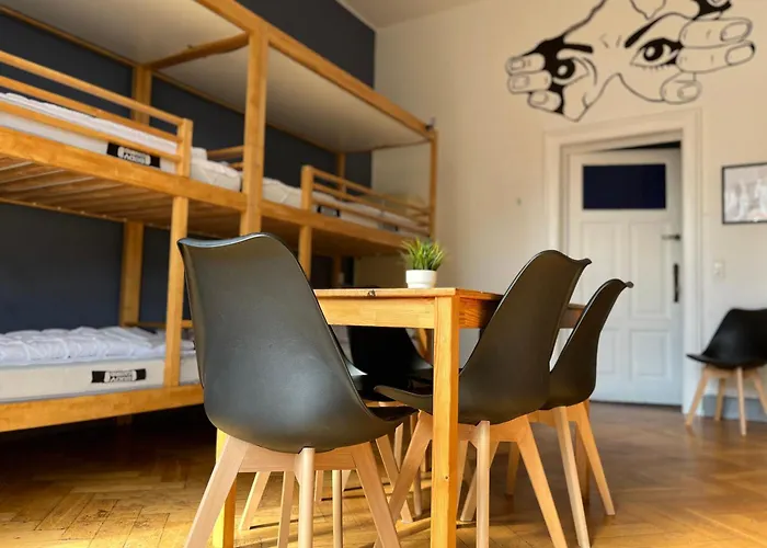 Blue Doors Altstadt *