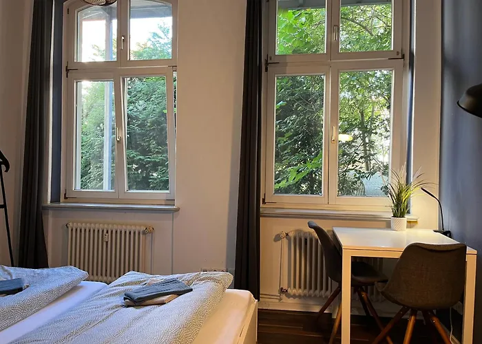 Blue Doors Altstadt Hostel *